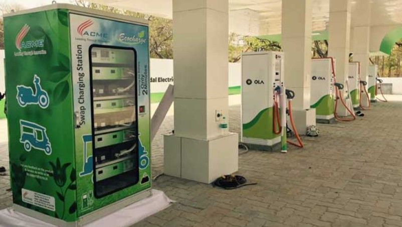 India’s EV industry offers thumbs–up to the battery swapping policy