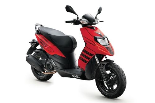 Aprilia एप्रिलिया एसआर स्टॉर्म