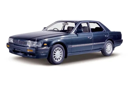 Nissan Laurel Left Side Front View